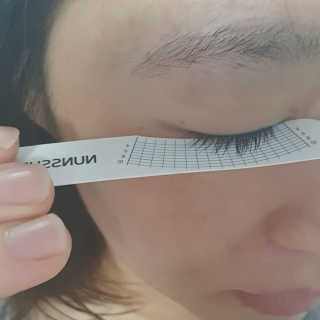 닥터존스킨 눈썹자라 — 4점을 준 리뷰어가 2020년 8월 올린 사용 사진