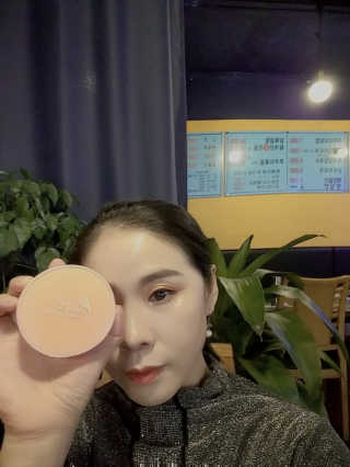 [블랙루즈] 피치 커버 벨벳 쿠션 2종 중 택1 — 5점을 준 리뷰어가 2020년 12월 올린 사용 사진