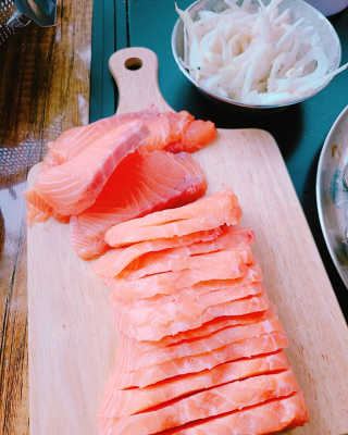 동원산업 항공직송 동원생연어_400g — 4.5점을 준 리뷰어가 2020년 5월 올린 사용 사진