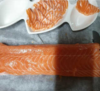 동원산업 항공직송 동원생연어_400g — 5점을 준 리뷰어가 2020년 4월 올린 사용 사진