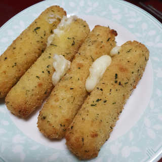 가치식탁 리얼치즈스틱, 리얼크림치즈볼 — 5점을 준 리뷰어가 2020년 5월 올린 사용 사진