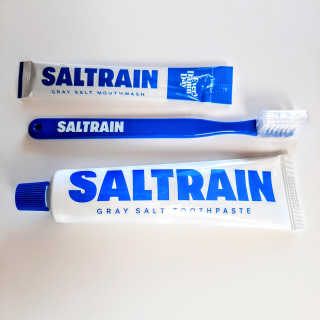 솔트레인 SALTRAIN 그레이 솔트 덴탈 케어 세트 — 5점을 준 리뷰어가 2020년 10월 올린 사용 사진