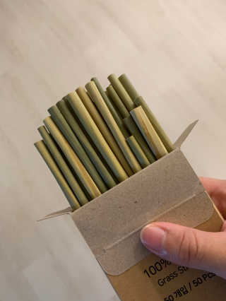 클로에코 친환경 풀빨대와 폐플라스틱 컵홀더 — 5점을 준 리뷰어가 2020년 8월 올린 사용 사진