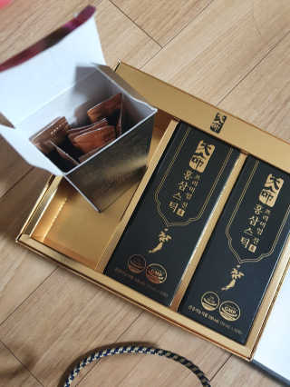 헬스업_천명진프리미엄홍삼스틱_10ml x 30포 — 5점을 준 리뷰어가 2020년 7월 올린 사용 사진