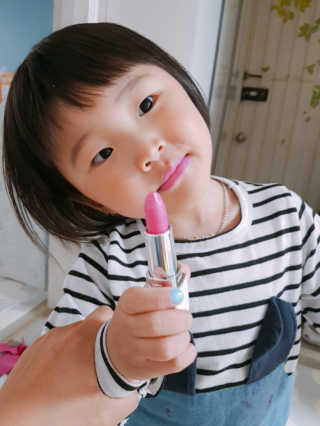 꼬메맘마 네이처 달리아핑크 립컬러 — 5점을 준 리뷰어가 2020년 4월 올린 사용 사진
