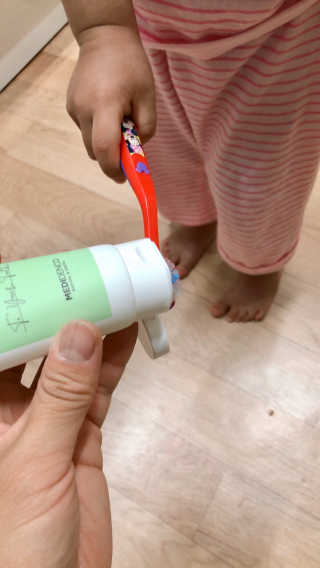 메디덴코 투투스 키즈 어린이 치약 — 5점을 준 리뷰어가 2020년 4월 올린 사용 사진