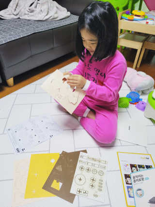 움직이는 종이로봇 - 로빗 로얄버전 움직이는 종이 로봇 - 로빗 — 4점을 준 리뷰어가 2020년 11월 올린 사용 사진