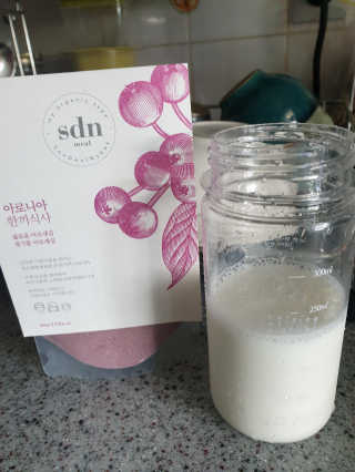 산들녘 한끼식사 스타터 패키지-둥근마/아로니아/쑥+전용보틀 — 5점을 준 리뷰어가 2020년 6월 올린 사용 사진