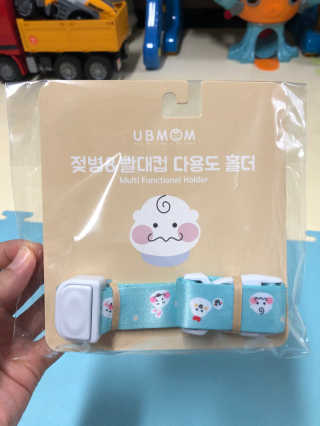 유비맘 젖병 빨대컵 다용도 홀더 1+1 _ 컬러 랜덤 발송 — 5점을 준 리뷰어가 2020년 9월 올린 사용 사진