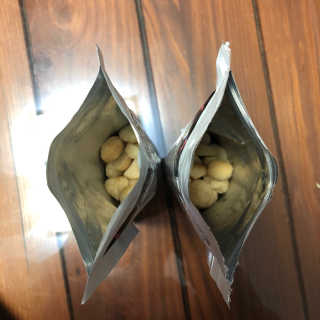 도이퉁 마카다미아 넛 90g  로얄 마카넛 오리지널 쏠트 허니 — 5점을 준 리뷰어가 2020년 11월 올린 사용 사진
