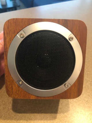 SEVIZ MINI10W 레트로 블루투스 스피커 — 5점을 준 리뷰어가 2020년 9월 올린 사용 사진