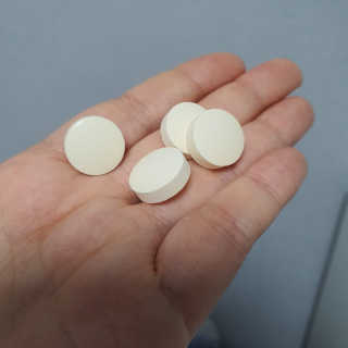 서울약사신협_비타민C플러스_1,200mg x 60정 — 5점을 준 리뷰어가 2020년 11월 올린 사용 사진