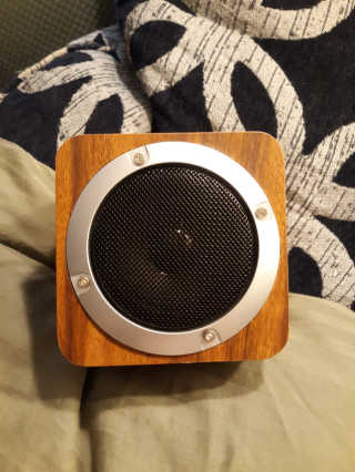 SEVIZ MINI10W 레트로 블루투스 스피커 — 4점을 준 리뷰어가 2020년 9월 올린 사용 사진