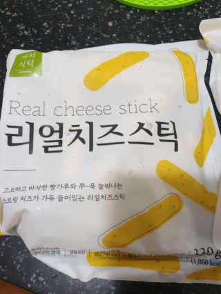 가치식탁 리얼치즈스틱, 리얼크림치즈볼 — 5점을 준 리뷰어가 2020년 8월 올린 사용 사진