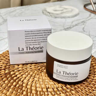 La Theorie Hydrating Ingredients | 하이드레이팅 인그레이디언츠 — 5점을 준 리뷰어가 2020년 5월 올린 사용 사진