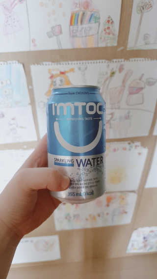일화 아임톡 탄산수 355ml X 24캔 — 5점을 준 리뷰어가 2020년 4월 올린 사용 사진