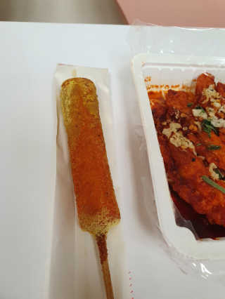 죠스떡볶이 [죠스푸드] 짜빠떡볶이+떡또그+범벅만두 신메뉴 3종 — 1점을 준 리뷰어가 2020년 5월 올린 사용 사진