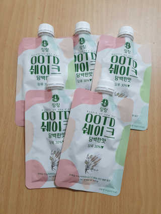 [꾸콤] 참참 OOTD쉐이크 담백한 일주일세트 50g x 5 — 3점을 준 리뷰어가 2020년 9월 올린 사용 사진