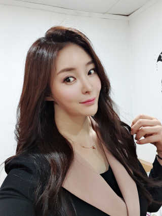 [KJ style] 헤어스타일링 + 메이크업 세트 — 5점을 준 리뷰어가 2020년 5월 올린 사용 사진