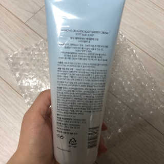 멈칫 딥모이스처 핸드크림, 세라마이드 바디크림 택1 — 4.5점을 준 리뷰어가 2020년 5월 올린 사용 사진