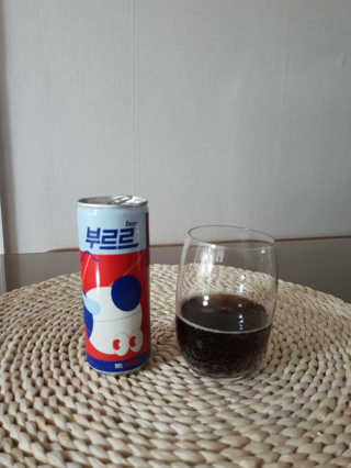[칼로리 걱정 NO 제로칼로리 탄산음료]  부담없이 즐기는 부르르Brrr~~ 제로 콜라 — 5점을 준 리뷰어가 2020년 12월 올린 사용 사진