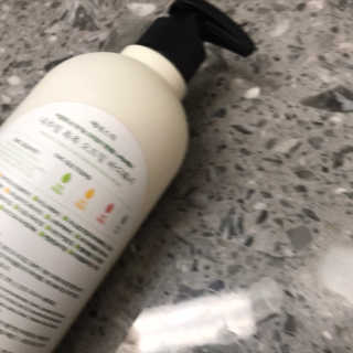 (주)에네스티 내추럴 촉촉  오트밀 바디워시 500ml — 4.5점을 준 리뷰어가 2020년 4월 올린 사용 사진