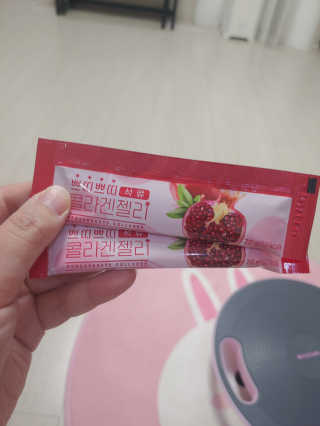 헬스업_쁘띠쁘띠석류콜라겐젤리_20g x 14포 — 3.5점을 준 리뷰어가 2020년 7월 올린 사용 사진