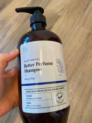 달리프 베러 퍼퓸 샴푸 1000ml 레이니데이 or 일랑로즈 — 5점을 준 리뷰어가 2020년 11월 올린 사용 사진