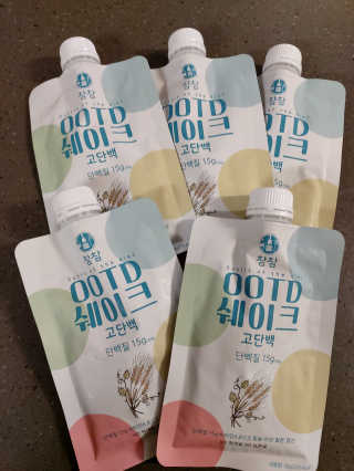 [꾸콤] 참참 OOTD쉐이크 고단백 일주일세트 50g x 5 — 5점을 준 리뷰어가 2020년 10월 올린 사용 사진