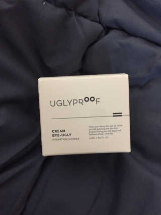 어글리프루프 크림 바이어글리 하이드레이션 샤워 50ml — 5점을 준 리뷰어가 2020년 12월 올린 사용 사진