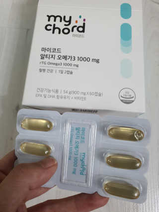 JW중외제약 마이코드 알티지 오메가3 1000 mg — 5점을 준 리뷰어가 2020년 8월 올린 사용 사진