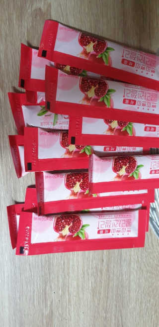 헬스업_쁘띠쁘띠석류콜라겐젤리_20g x 14포 — 5점을 준 리뷰어가 2020년 12월 올린 사용 사진
