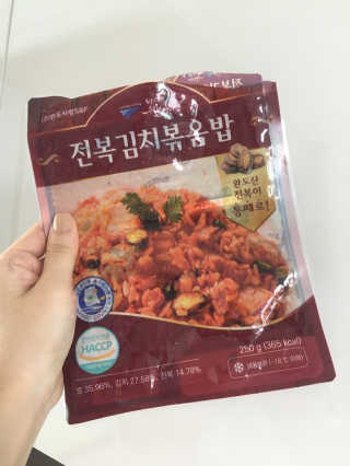 바다는다웰빙이다 전복해물볶음밥/전복김치볶음밥 250g-4봉지 — 4.5점을 준 리뷰어가 2020년 8월 올린 사용 사진