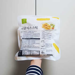 가치식탁 리얼치즈스틱, 리얼크림치즈볼 — 3.5점을 준 리뷰어가 2020년 10월 올린 사용 사진