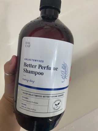 달리프 베러 퍼퓸 샴푸 1000ml 레이니데이 or 일랑로즈 — 5점을 준 리뷰어가 2020년 11월 올린 사용 사진