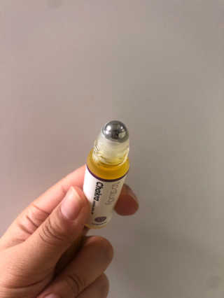 무니스튜디오 차크라 아로마 롤온 7종 10ml — 4.5점을 준 리뷰어가 2020년 5월 올린 사용 사진