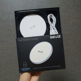 세비즈 원형패드형무선충전기 FC900 — 3점을 준 리뷰어가 2020년 4월 올린 사용 사진