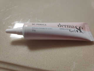 derma SC-Gel 더마에스씨 겔 20g — 5점을 준 리뷰어가 2020년 5월 올린 사용 사진