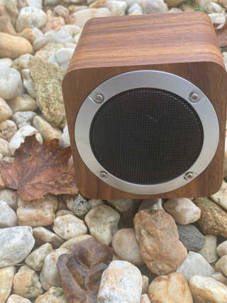 SEVIZ MINI10W 레트로 블루투스 스피커 — 5점을 준 리뷰어가 2020년 10월 올린 사용 사진