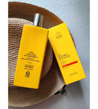 네이처컬렉션 이자녹스 UV 선 프로 365 익스트림 선 플루이드 100ml — 5점을 준 리뷰어가 2020년 5월 올린 사용 사진