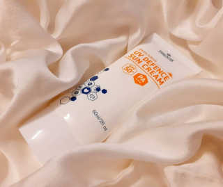 트리티스 US [TREATIS] UV Defence Sun Cream PA+++ / SPF50+ — 5점을 준 리뷰어가 2020년 10월 올린 사용 사진