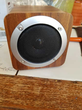 SEVIZ MINI10W 레트로 블루투스 스피커 — 5점을 준 리뷰어가 2020년 10월 올린 사용 사진