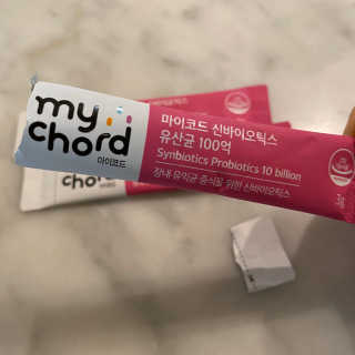 JW중외제약 마이코드 신바이오틱스 유산균 100억 — 2점을 준 리뷰어가 2020년 8월 올린 사용 사진