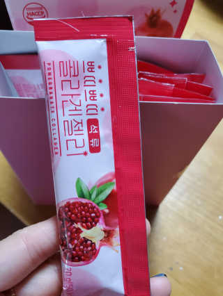헬스업_쁘띠쁘띠석류콜라겐젤리_20g x 14포 — 4점을 준 리뷰어가 2020년 10월 올린 사용 사진