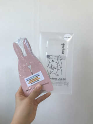 알파카케이스 라인 쿼카 투명 젤리 폰케이스 — 5점을 준 리뷰어가 2020년 6월 올린 사용 사진
