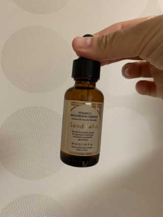 [스킨큐어] 산다화 비타민C 화이트닝 에센스 30ml — 5점을 준 리뷰어가 2020년 4월 올린 사용 사진