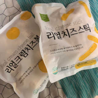 가치식탁 리얼치즈스틱, 리얼크림치즈볼 — 5점을 준 리뷰어가 2020년 10월 올린 사용 사진