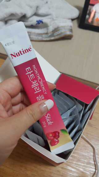 뉴틴 타트체리 콜라겐 스틱 20g X 30포 — 4점을 준 리뷰어가 2020년 8월 올린 사용 사진
