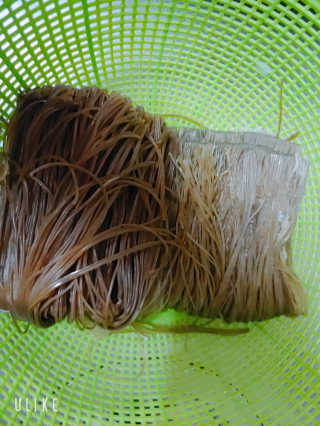 [해주냉면] 신천맛집 매운 비빔냉면 2인분 + 무절임 — 3.5점을 준 리뷰어가 2020년 5월 올린 사용 사진