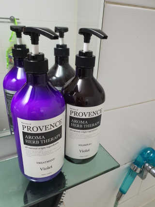 프로방스 바이올렛 퍼퓸 샴푸 1000ml 업그레이드 — 5점을 준 리뷰어가 2020년 8월 올린 사용 사진